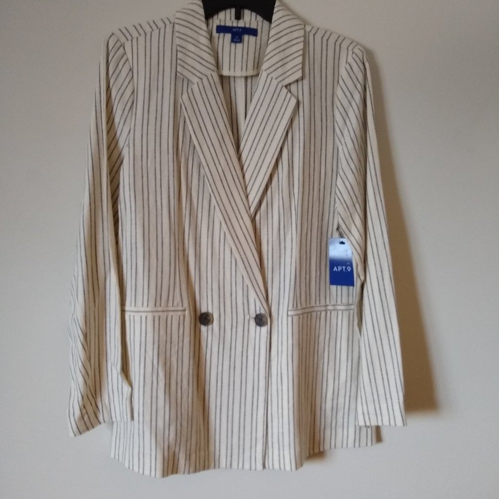APT. 9 IVORY PINSTRIPE LINEN BLAZER. NWT